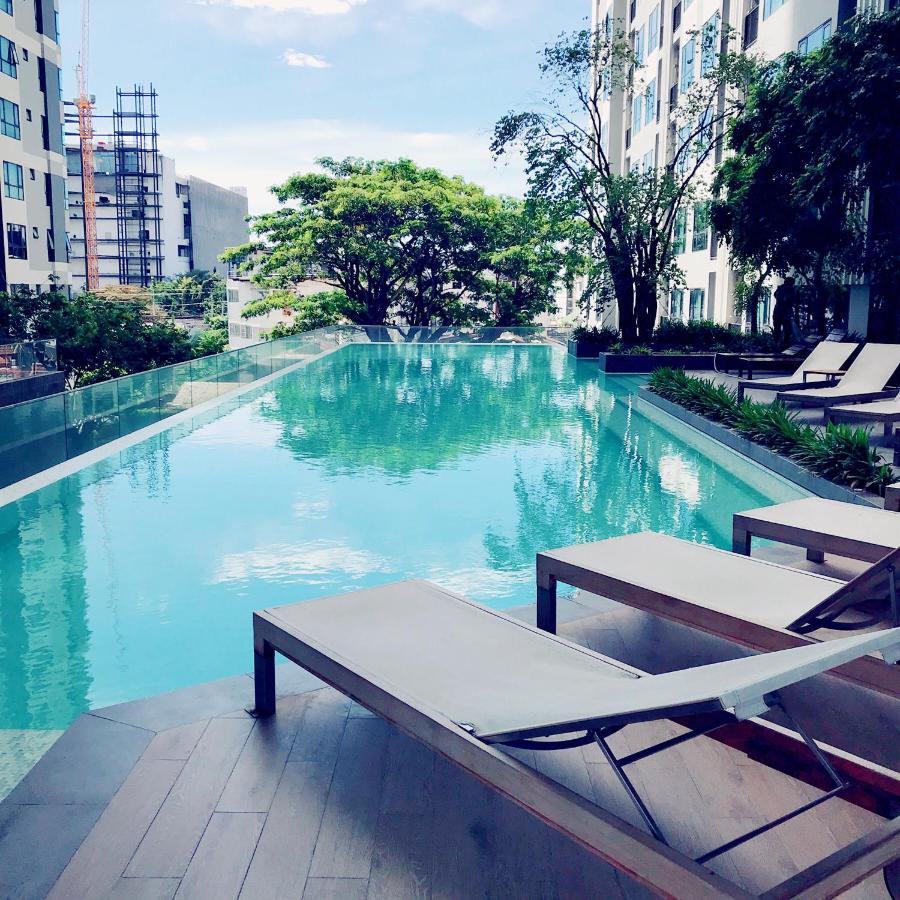 The Base Seaview Holiday Inn Pattaya Exteriér fotografie