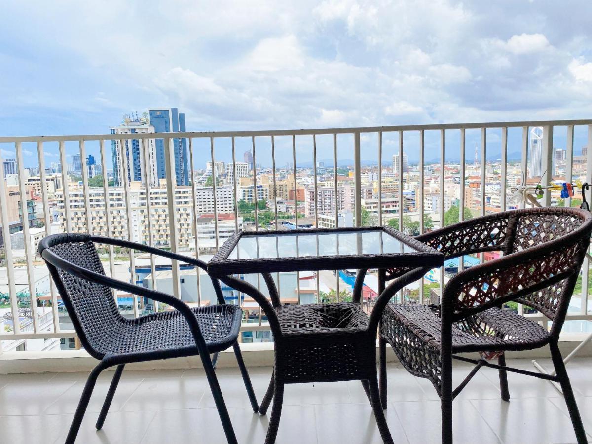The Base Seaview Holiday Inn Pattaya Exteriér fotografie